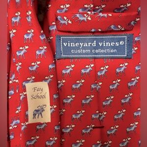 Vineyard Vines Custom Collection 100% men’s silk neck tie Fay School